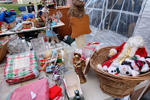 Multi family yardsale
