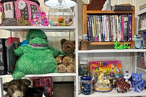 Last Day! 50% OFF Jewelry, Toys, Decor Vintage Booth