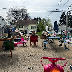Yard sale photo in Akron, OH