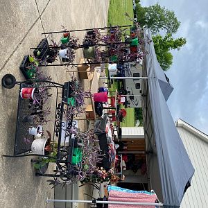 Yard sale photo in Hendersonville, TN