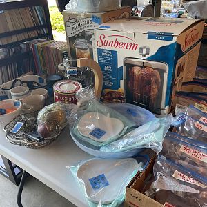 Yard sale photo in Cary, IL