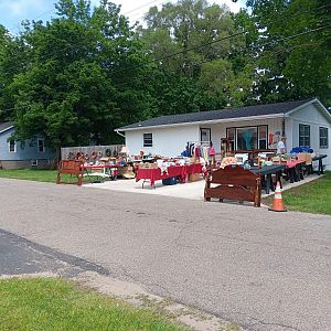 Yard sale photo in Hartford, MI