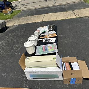Yard sale photo in Bolingbrook, IL