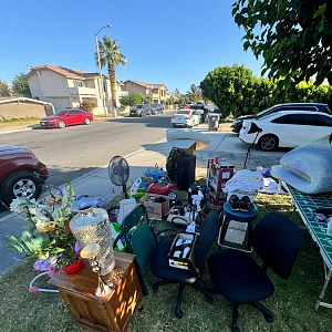 Yard sale photo in Cathedral City, CA