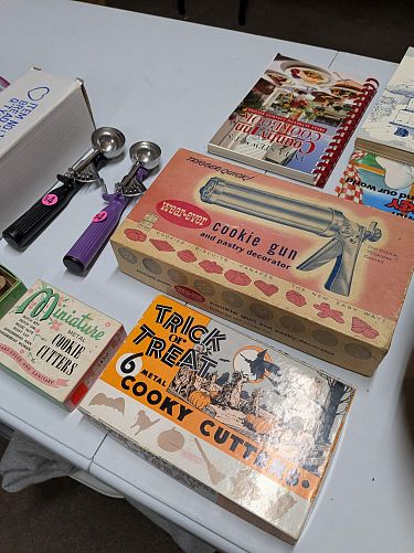 Big Apple Valley sale for kids, crafters & collectors! photo