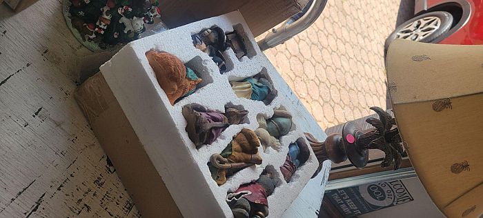 Garage sale. FRIDAY, SATURDAY AND SUNDAY Lots of unique items photo