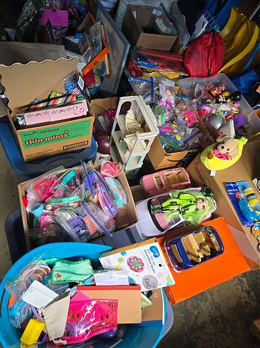 Huge TAG SALE June 5-7th 3 Partridge Lane, Shelton photo