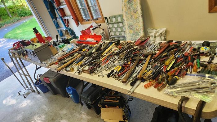 GATAGE/MOVING SALE photo