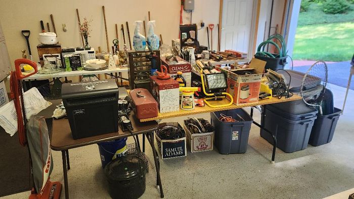 GATAGE/MOVING SALE photo