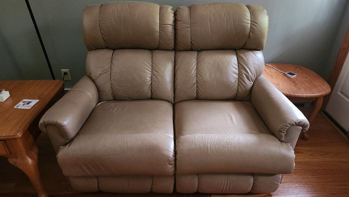 GATAGE/MOVING SALE photo