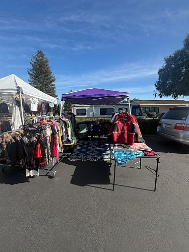 Y2k yard sale photo