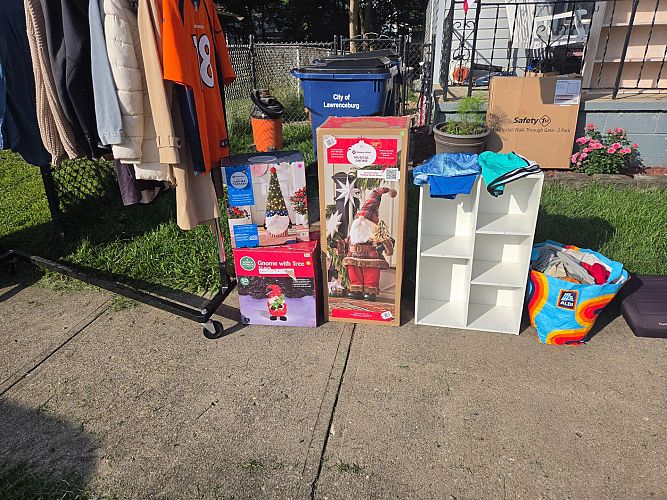 YARD SALE photo