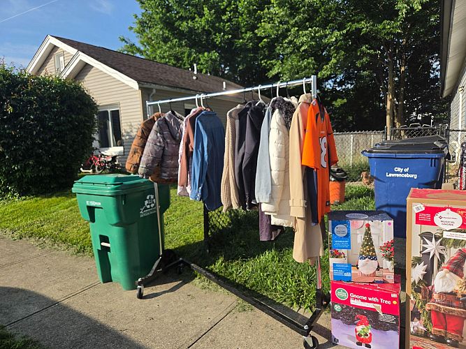 YARD SALE photo