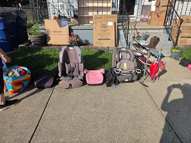 YARD SALE photo