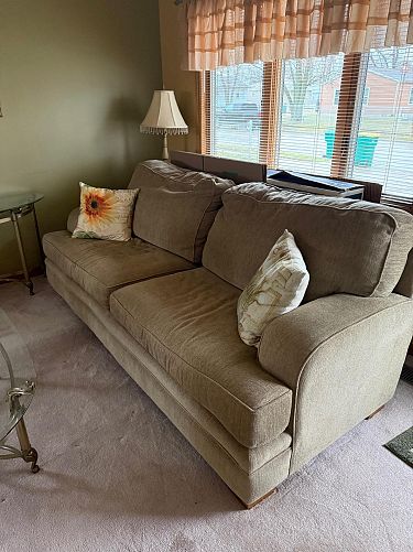 Moving sale photo