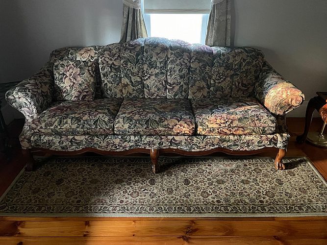 Tag sale photo