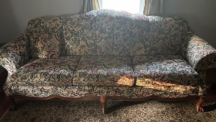 Tag sale photo