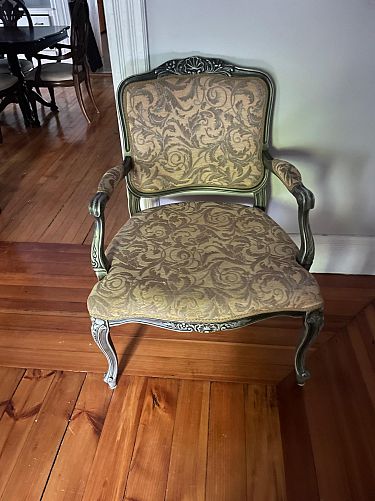 Tag sale photo