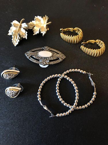 Multi-home Garage Sale in Farmers Branch photo