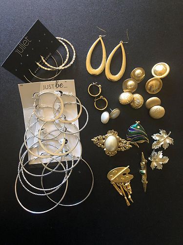 Multi-home Garage Sale in Farmers Branch photo
