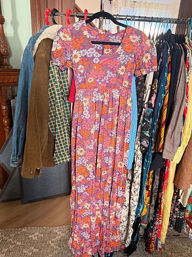YARD SALE - Collingswood! Vintage Clothing, kids clothing, toys, bikes photo