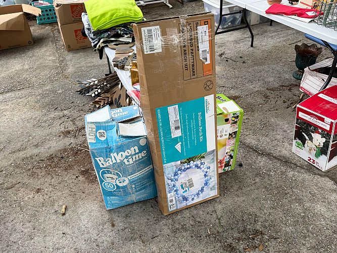 HUGE Yard Sale/Gagre Sale/Estate Sale photo