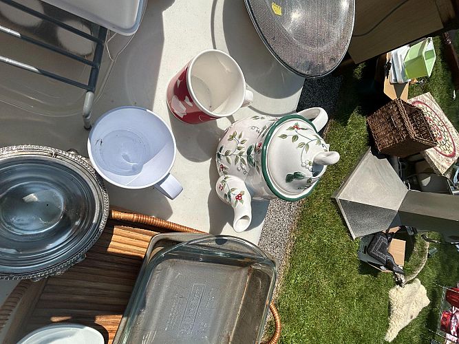 Multi-Family Garage Sale at Golf and Kedvale in Skokie photo