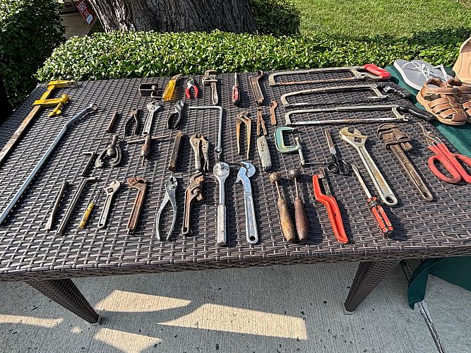 🏡🌞 SATURDAY 7/25 & SUNDAY 7/26 INDOOR & OUTDOOR YARD SALE! 240 MANOR RD🌞🏡 photo