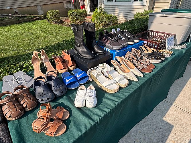 🏡🌞 SATURDAY 7/25 & SUNDAY 7/26 INDOOR & OUTDOOR YARD SALE! 240 MANOR RD🌞🏡 photo