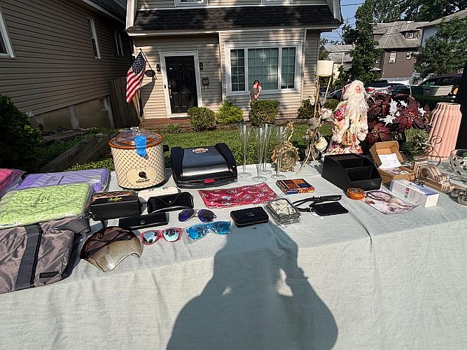 🏡🌞 SATURDAY 7/25 & SUNDAY 7/26 INDOOR & OUTDOOR YARD SALE! 240 MANOR RD🌞🏡 photo