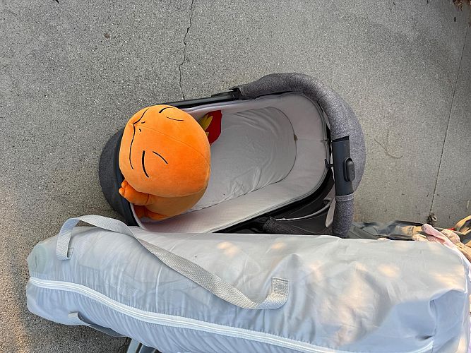Free items plus yard sale photo