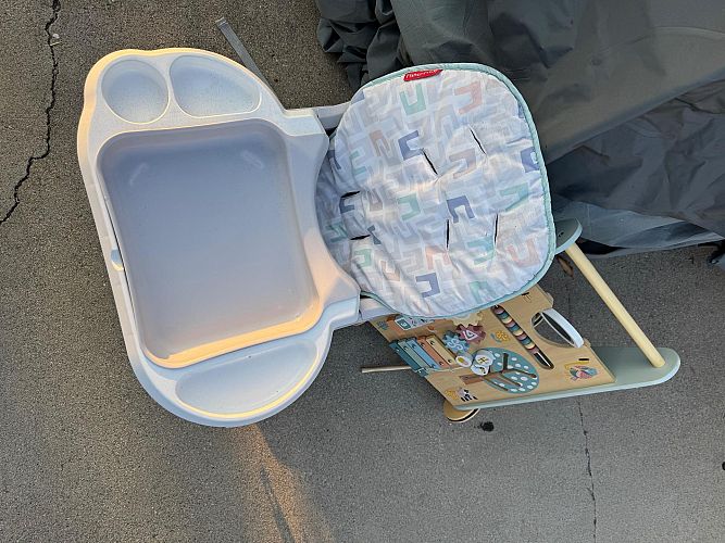Free items plus yard sale photo