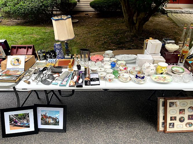 (Part 3) Wowzah! Weston Estates Yard Sale -- Antiques, Vintage, More! (Weston)